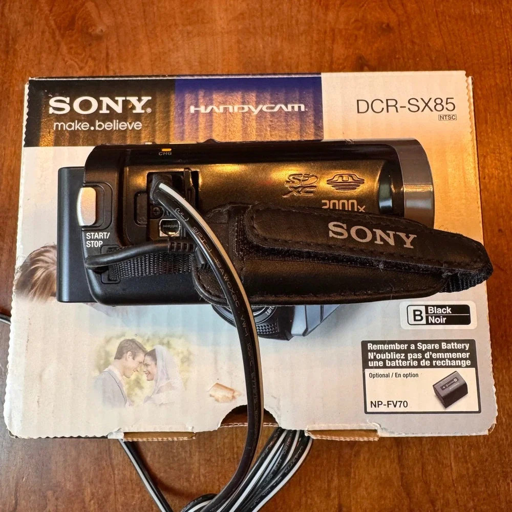 Sony Camcorder TESTED Black DCR-SX85 Handycam 70x Zoom 16GB Carl Zeiss Lens